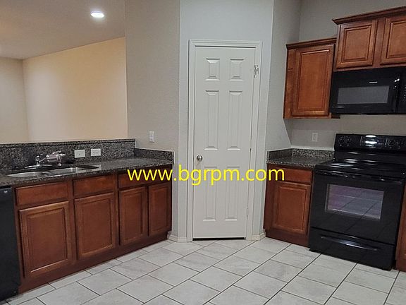 2nd image of 6733 Red Oak Ln