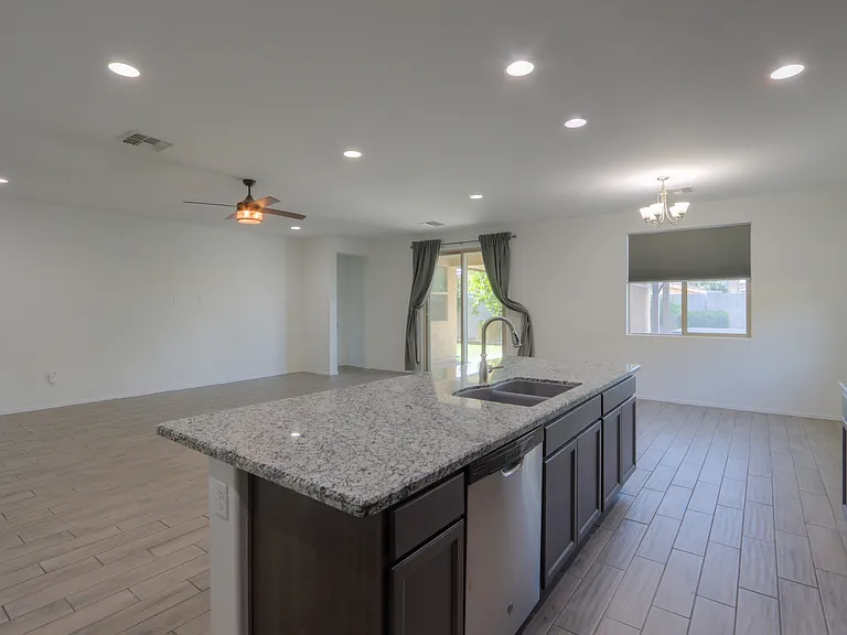 1252 E Judi St — Photo 9