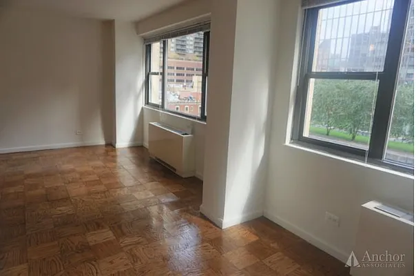 Rented by Anchor Associates | media 5