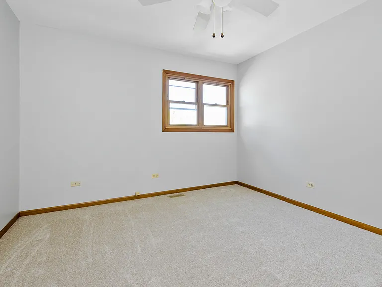 7745 Woodstock Dr — Photo 15