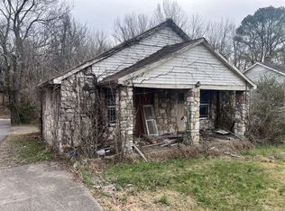 933 Cumberland Dr, Clarksville, TN 37040