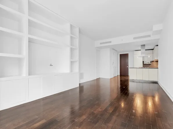 101 Warren Street image 1 of 6