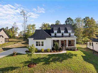 7608 Monty Dr, Kernersville, NC 27284