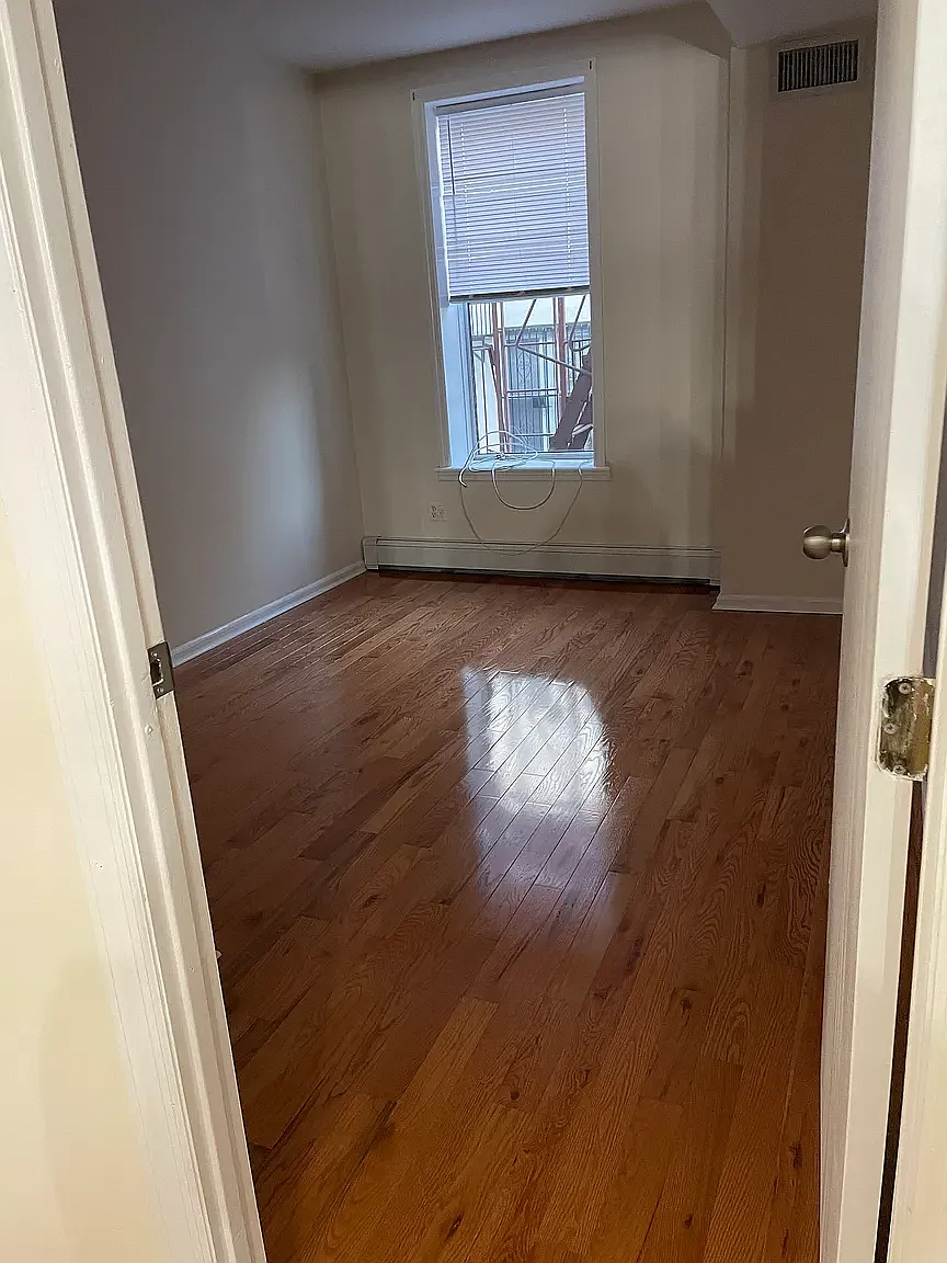 328 Troy Avenue — Photo 3