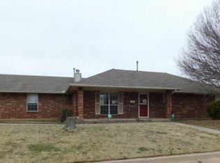 201 Sherwood Ct, Moore, OK 73160
