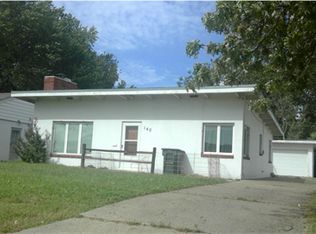 140 SW 27th St, Topeka, KS 66611