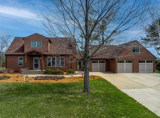 4001 Tarpy Dr, Cedar Rapids, IA 52404