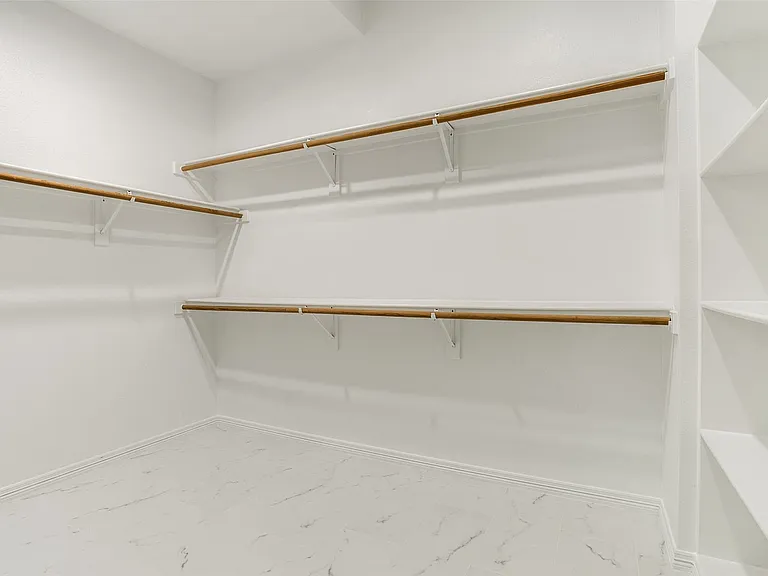 1270 Lakeway Dr — Photo 29