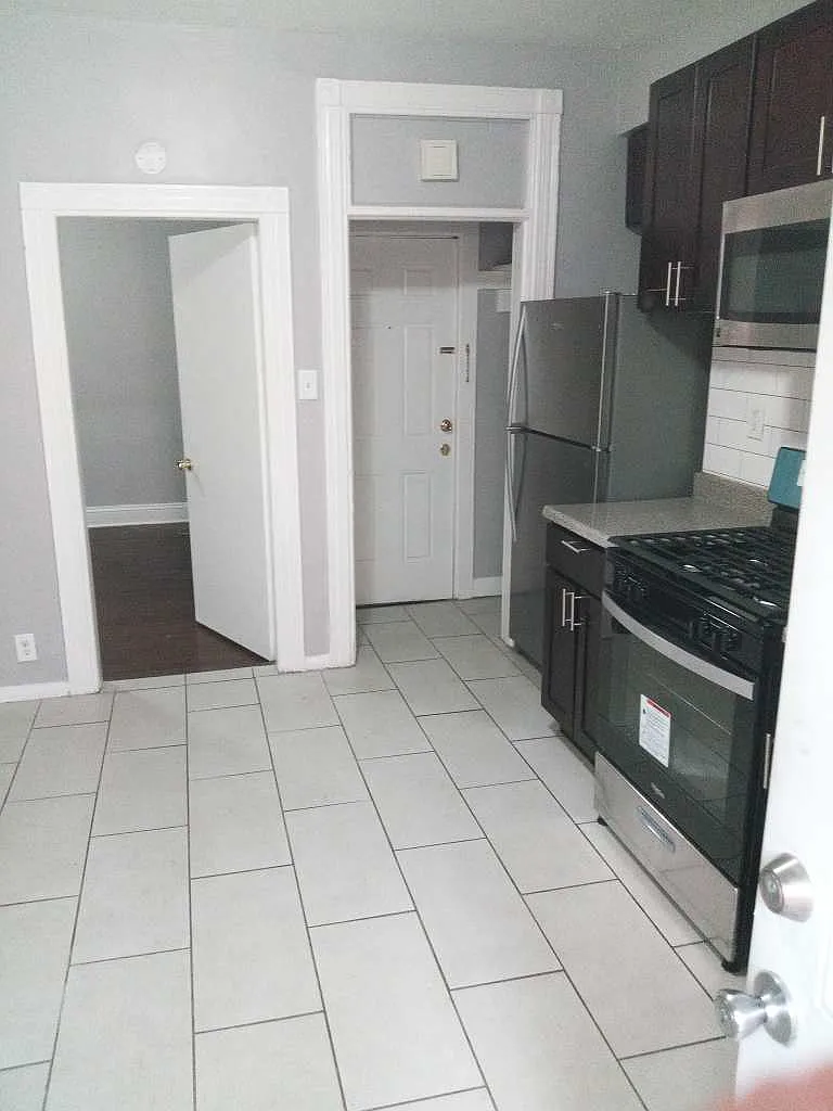 1 bed, 700 sqft, $1,875 — Photo 4