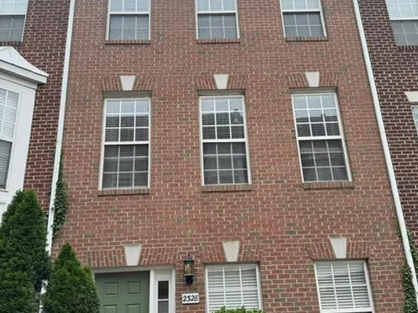 2328 Langston Blvd, Arlington, VA 22201