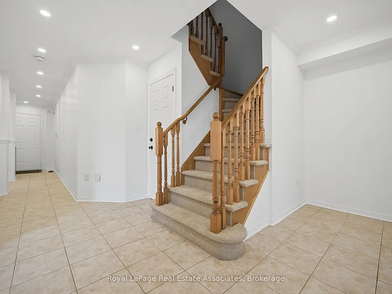 70 Echoridge Dr — Photo 24