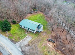 1335 Fletcher Hill Rd, Wampum, PA 16157