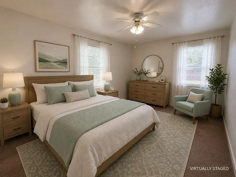 1323 Gardenia Ave — Photo 5