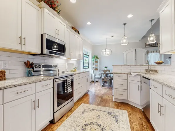 7146 Pepper Tree Cir, Fairview, TN 37062
