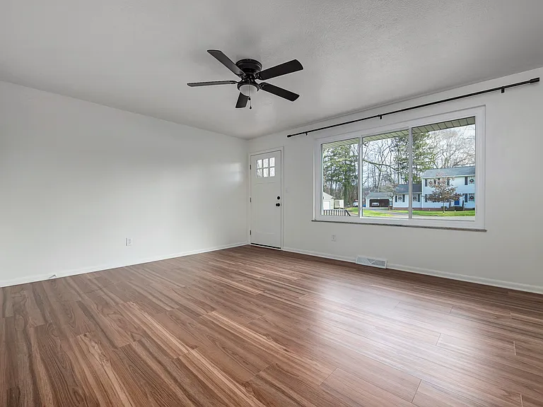 2930 Northglen Dr — Photo 13