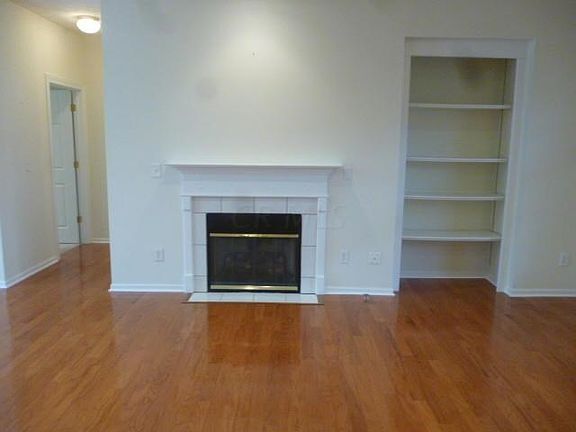 3rd image of 5952 Naughten Pond Dr