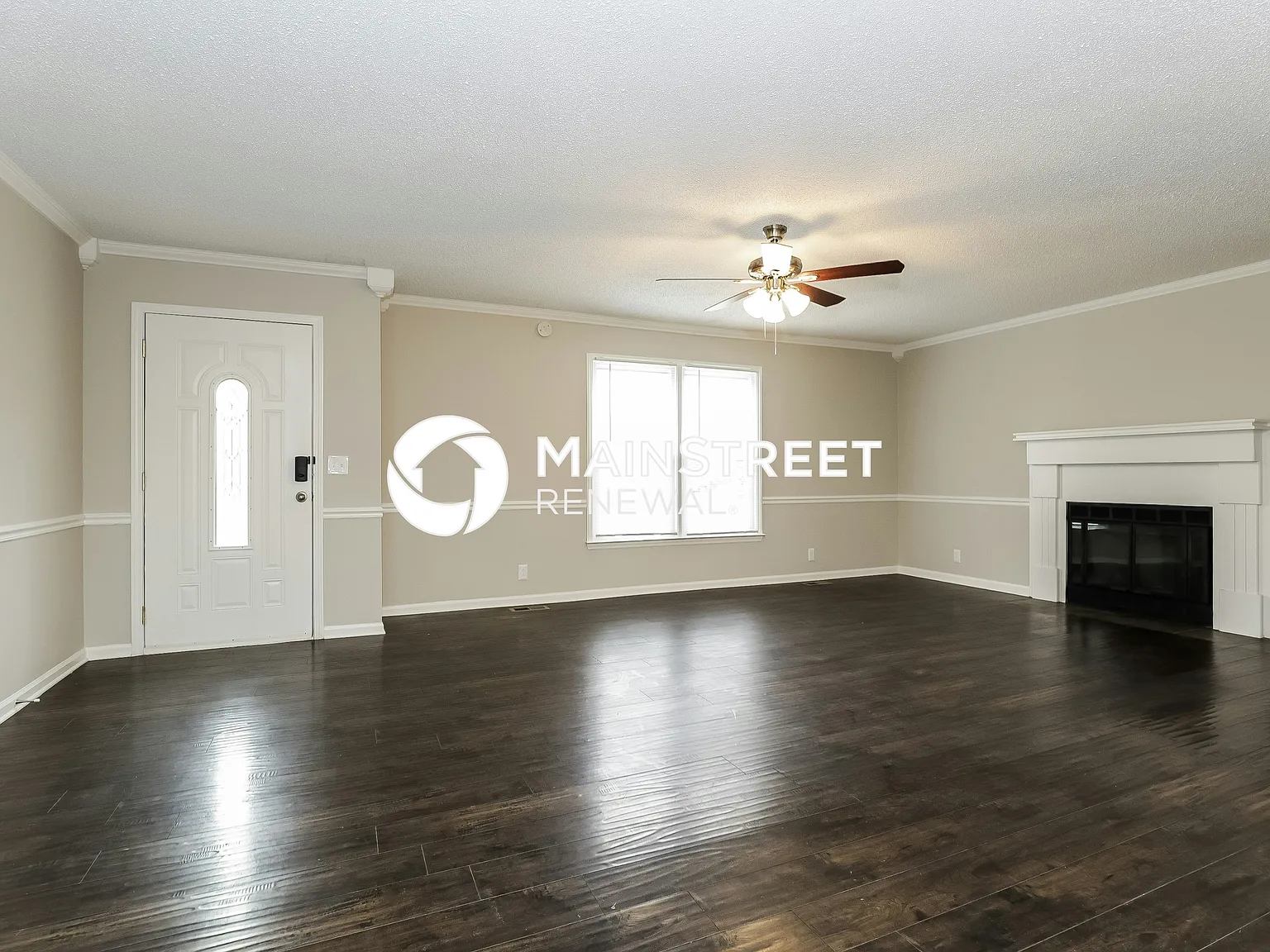 324 Mayflower Dr — Photo 2