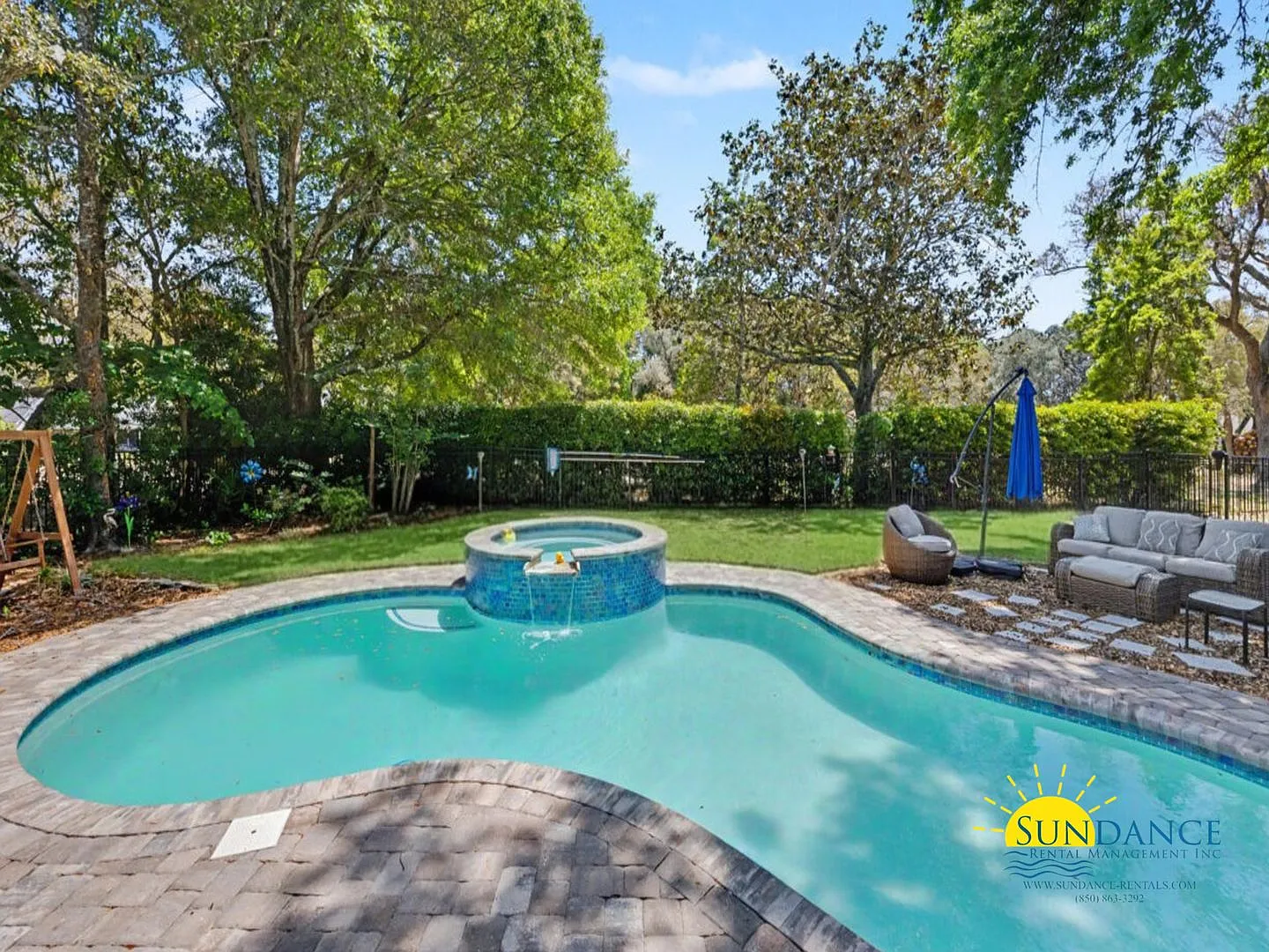 Elegant Bluewater Bay 4 Bedroom Home with Pool, Hot Tub & Scenic Golf Views! — Photo 2