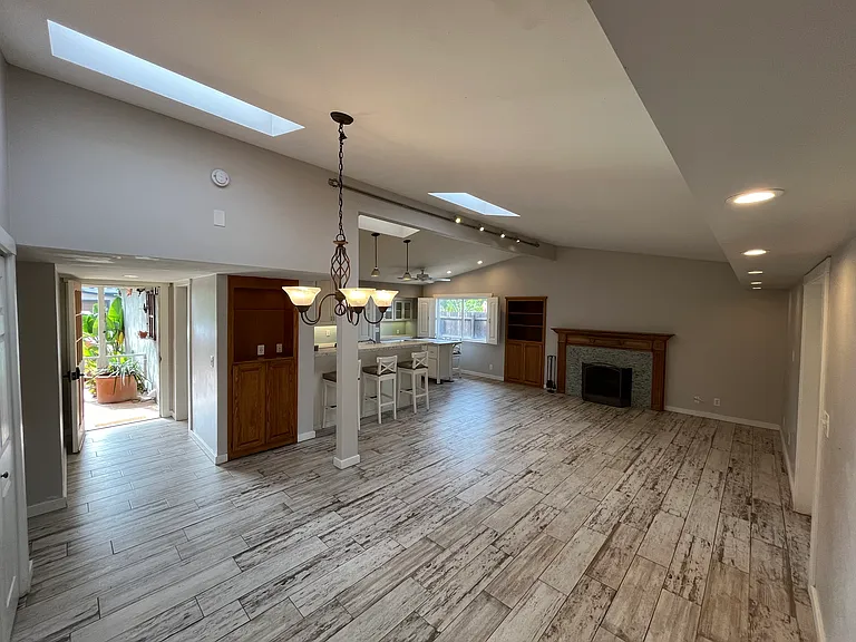 1476 Namouna St — Photo 5