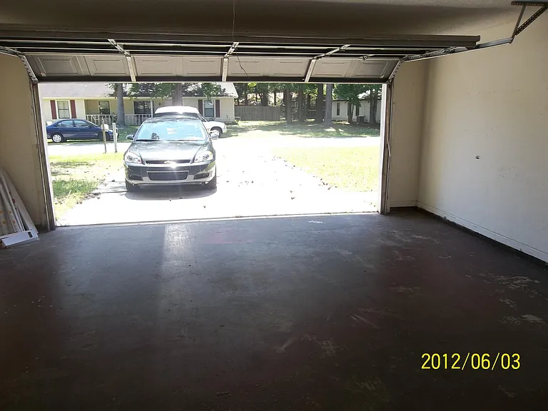 100 Creekwood Cir — Photo 36