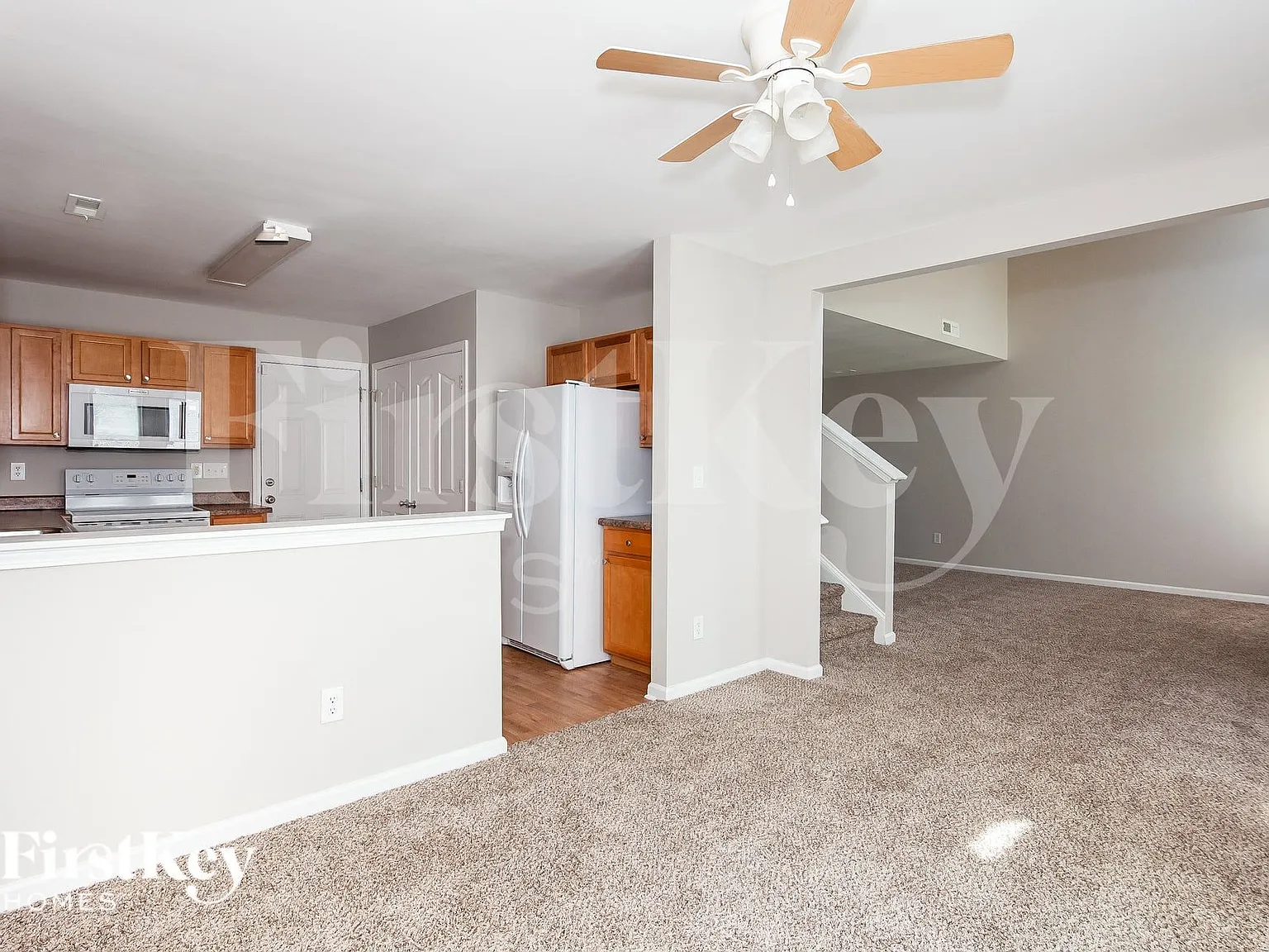 3 bed, 2.5 bath, 1820 sqft, $2,380 — Photo 4