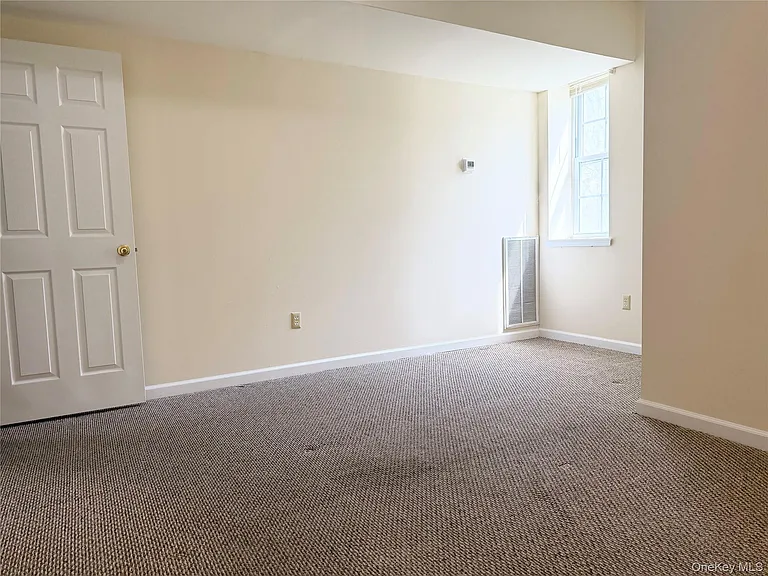 105 N Montgomery St #B2-7 — Photo 8
