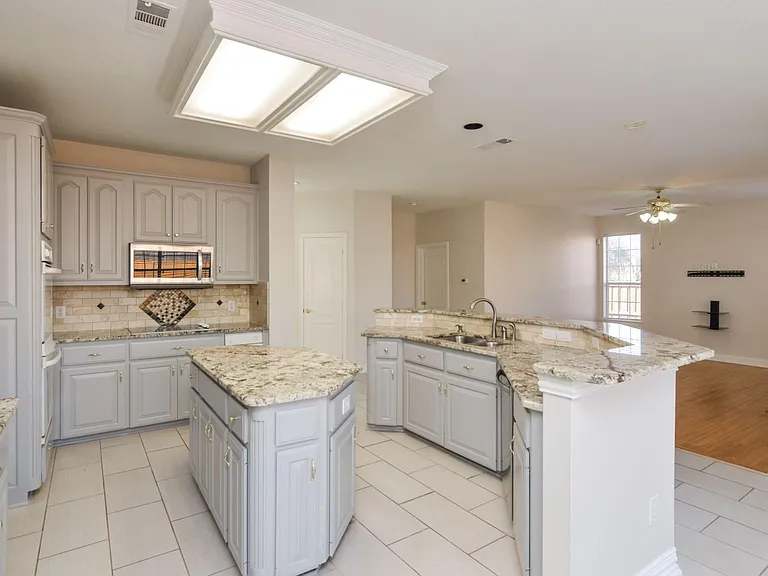 8512 Mesa Verde Dr — Photo 5