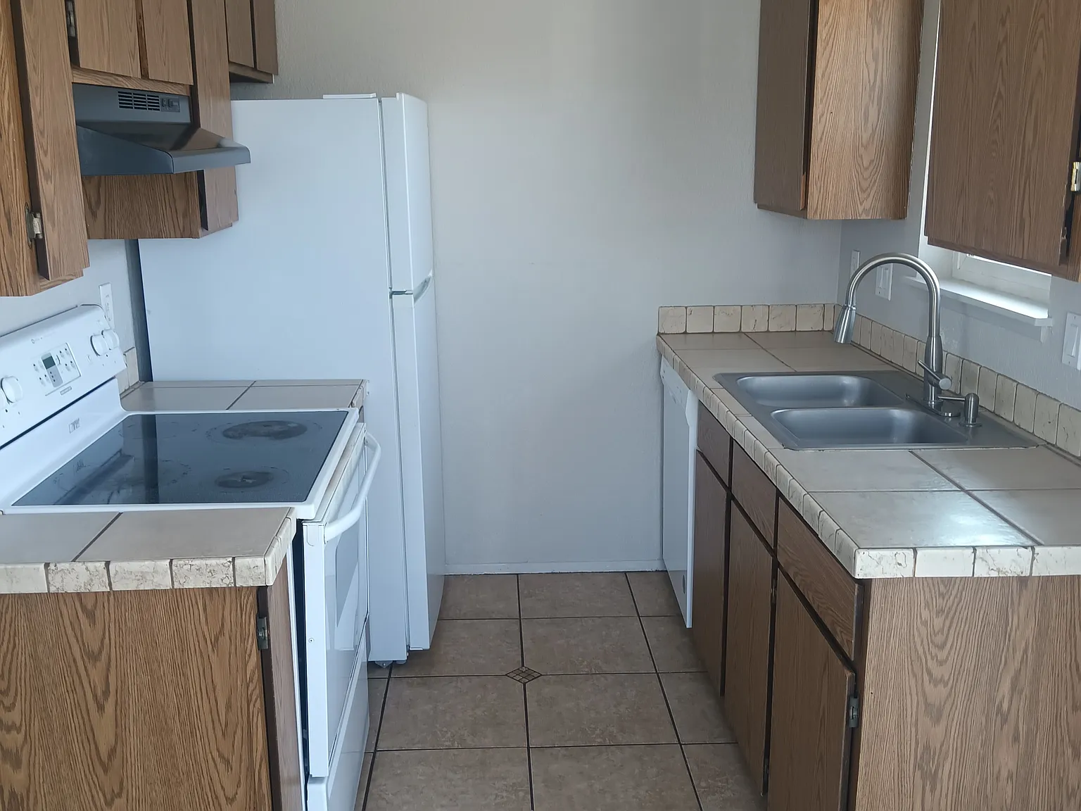 2 bed, 750 sqft, $1,350 — Photo 1