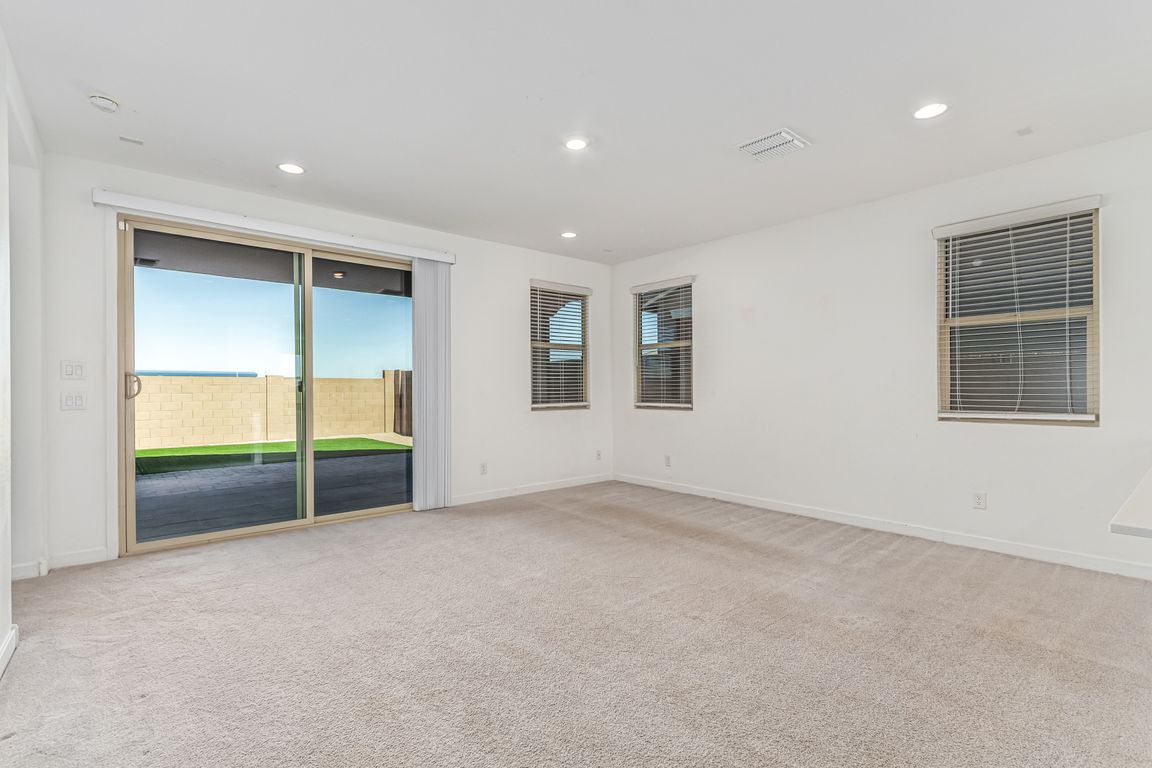 next background image