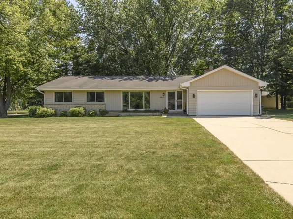 8801 W Dosie AVENUE, Greenfield, WI 53228