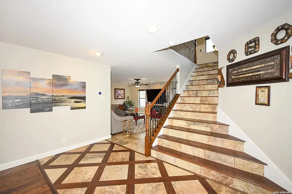 5 bed, 3288 sqft, $2,800 — Photo 2