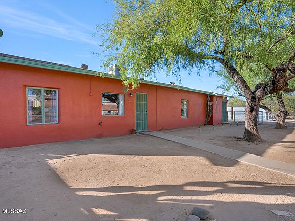 2nd image of 3621 N Cactus Blvd