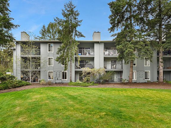 2nd image of 4635 W Lake Sammamish Pkwy SE APT G105