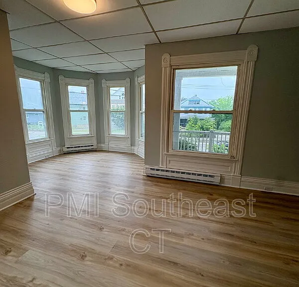 285 Montauk Ave #1 — Photo 3