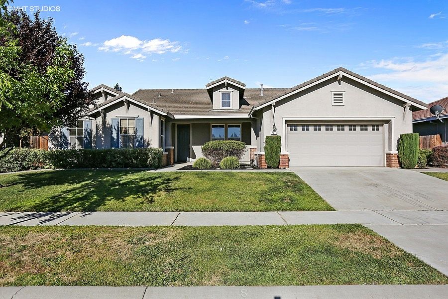 1st image of 2215 Lindenmeir Dr