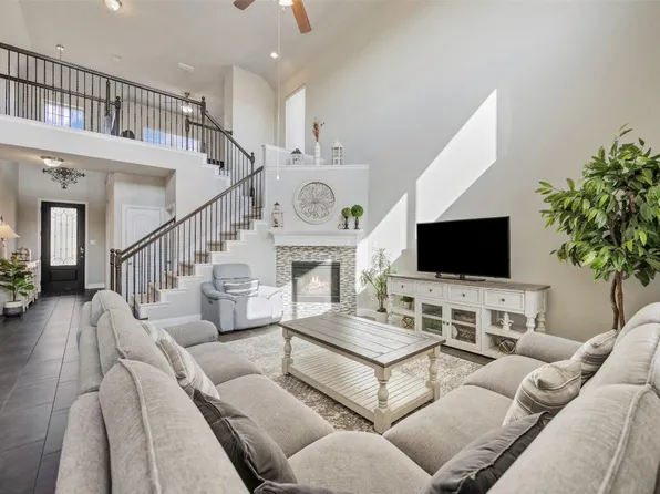 933 Spring Falls Dr, McKinney, TX 75071