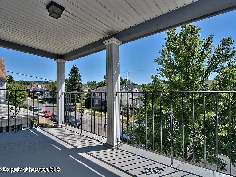 1515 Pine St — Photo 4
