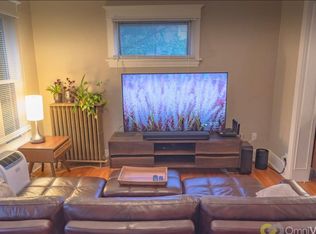 925 14th Ave APT 3, Seattle, WA 98122