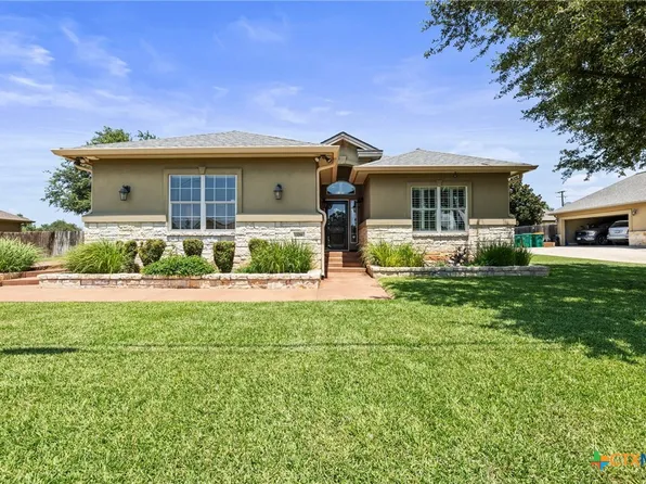 108 W Oakwood Dr, Marble Falls, TX 78654