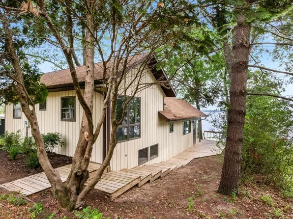 N4826 N Lakeshore Drive, Green Lake, WI 54941