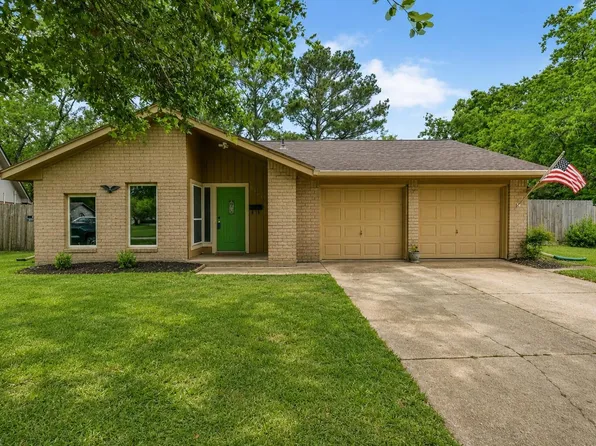 5705 Woodville Ln, Pearland, TX 77584