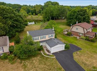 23067 Heatherbrae Way, Novi, MI 48375