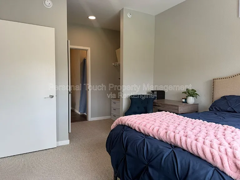600 8th St S #304 — Photo 31