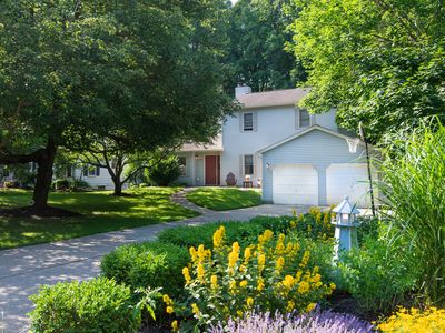 8383 Summit Dr, Chagrin Falls, OH, 44023