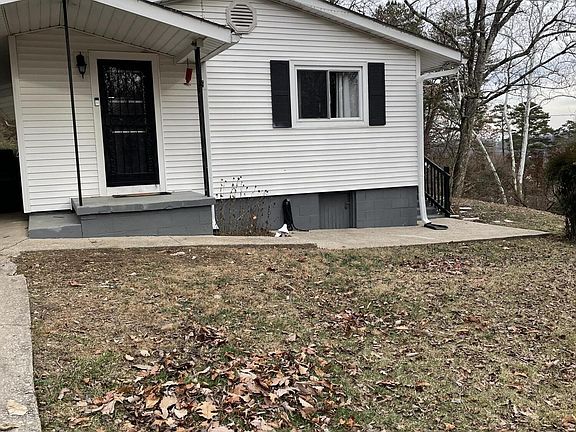 2nd image of 3936 Saylor Ct