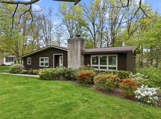 3300 Rosemary Ln, Hermitage, PA 16148