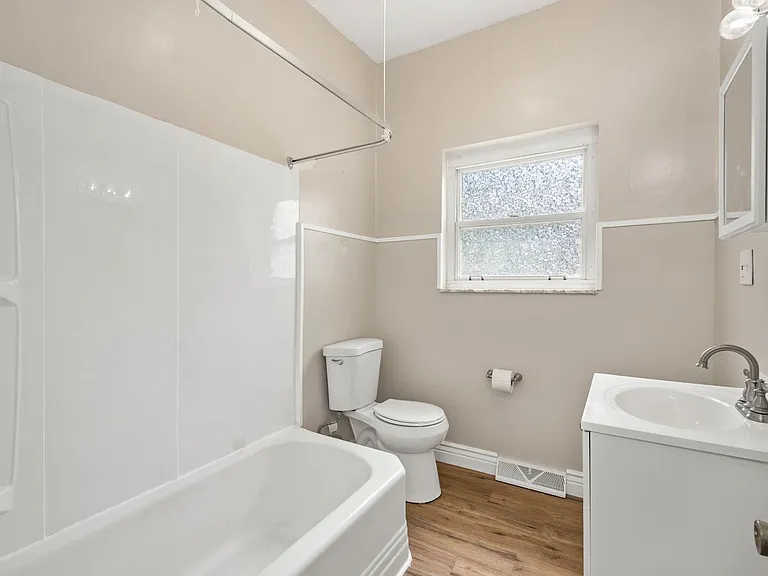 447 Elm Rd — Photo 13