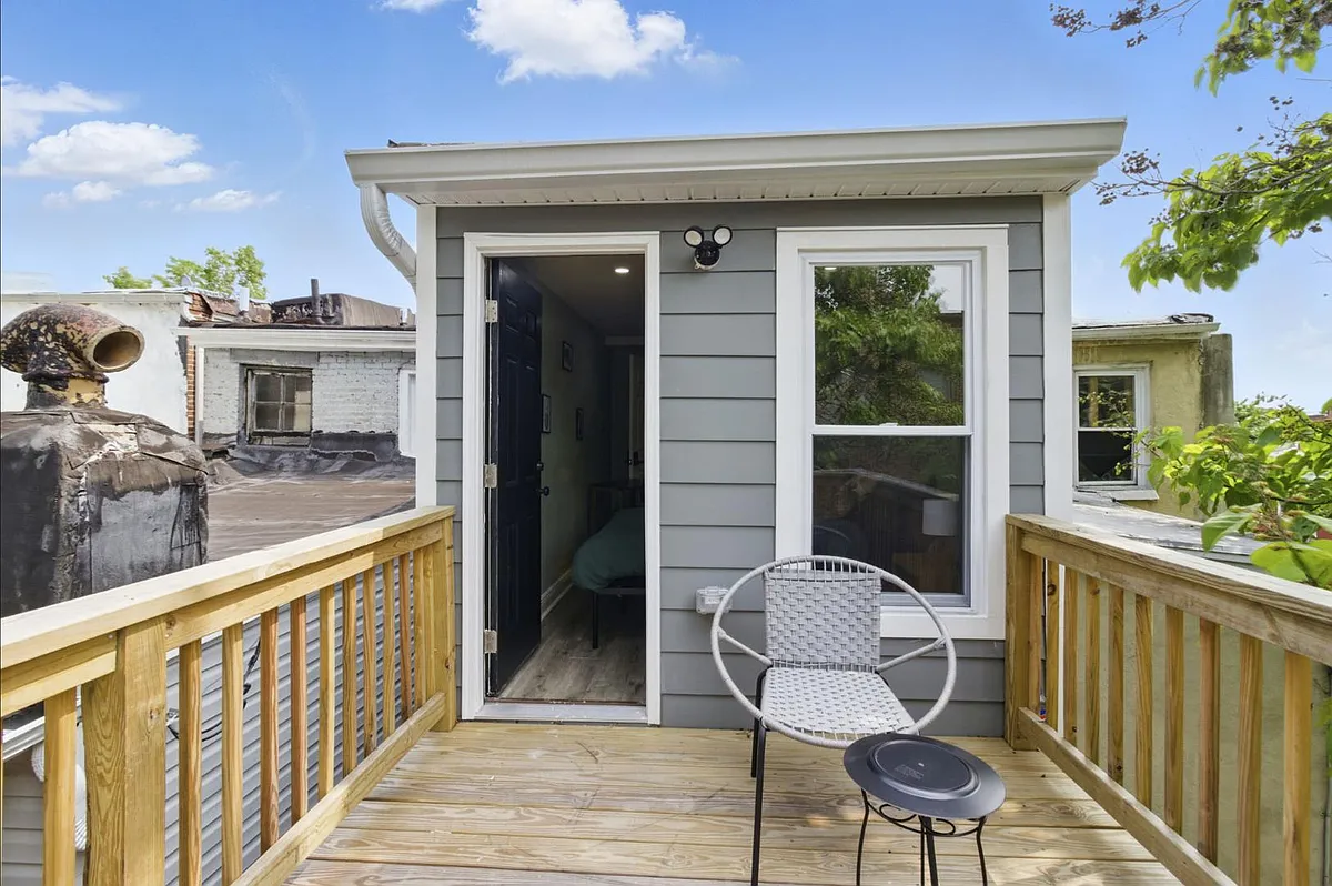 Unit Photo - 1232 W Lombard St #3C