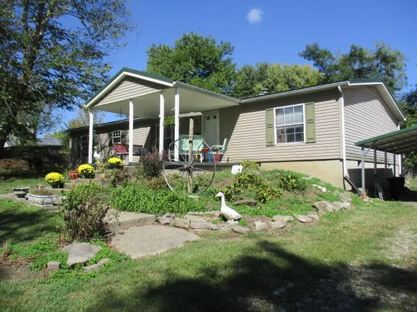 608 E 4th St, Falmouth, KY 41040