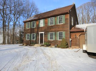 6 Stonefield Dr, Prospect, CT 06712